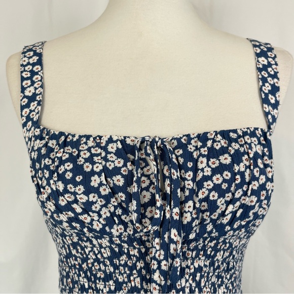 L A Hearts Blue Ditsy Floral Milkmaid Top Sz M Cottage Feminine Coquette Dainty - Picture 2 of 12